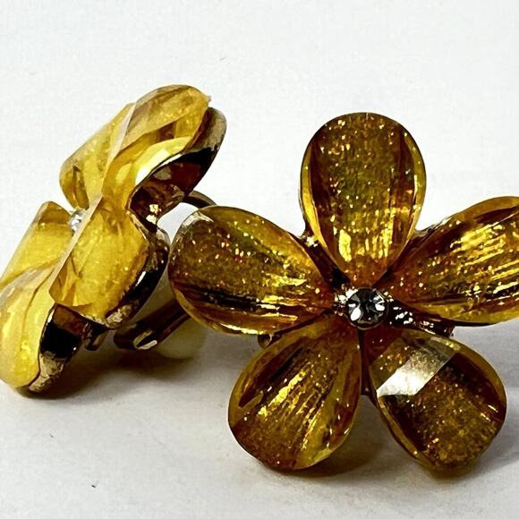 Hawaiian Plumeria VTG Clip on Earrings Vintage Jewelry Party Event Holiday - Picture 6 of 6